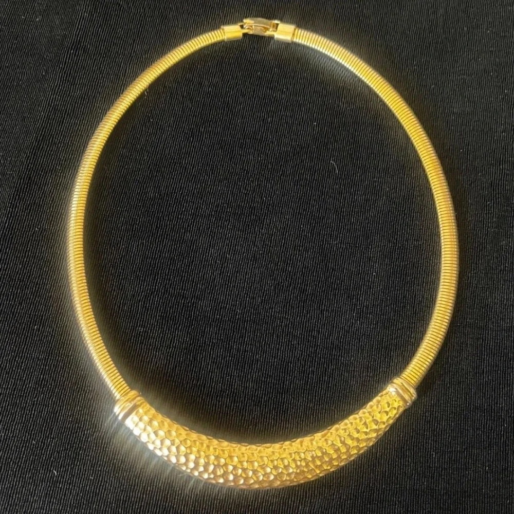 Vintage Gold Tone Hammered Snake Chain Collar Choker Statement Necklace 17